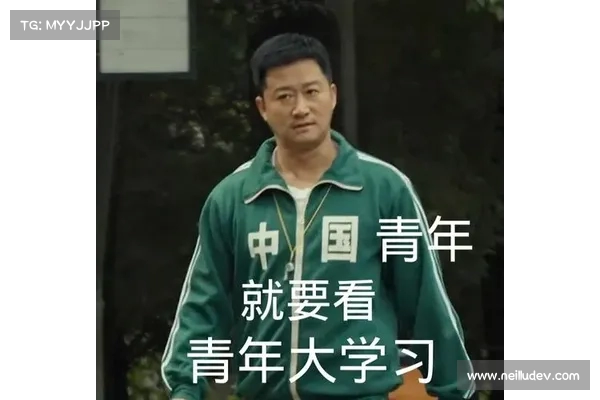 钓鱼人的脊梁:在风浪中铸就的坚韧与智慧 钓鱼人的脊梁:在风浪中铸就的坚韧与智慧