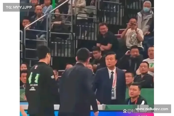 马立军正面指责杨鸣口型疑似骂脏话事件曝光引发热议 马立军正面指责杨鸣口型疑似骂脏话事件曝光引发热议